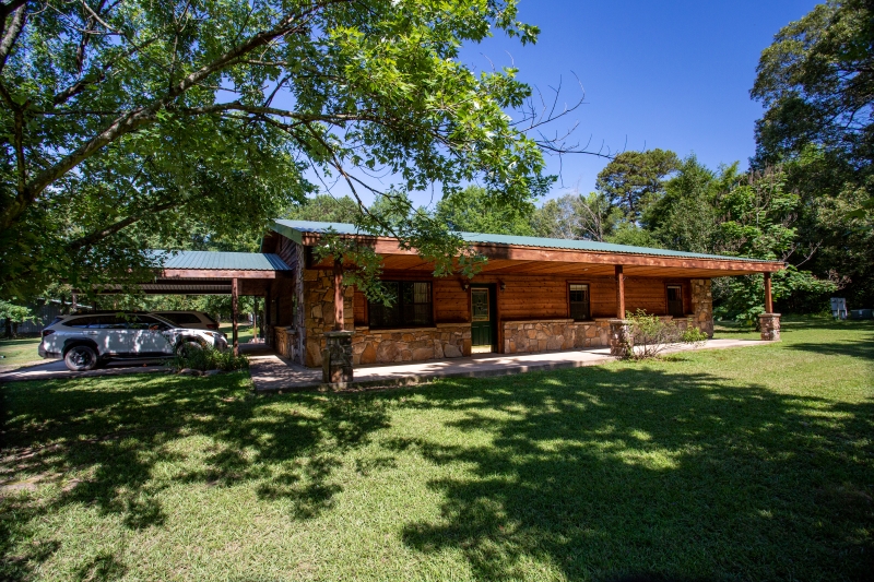 Farmhouse at Ananda Hideaway Resort and Retreat in Broken Bow, Oklahoma